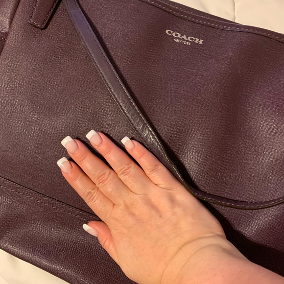 NWOT COACH TOTE BAG / diaper bag / travel bag genuine leather purple - durable! - Picture 13 of 16